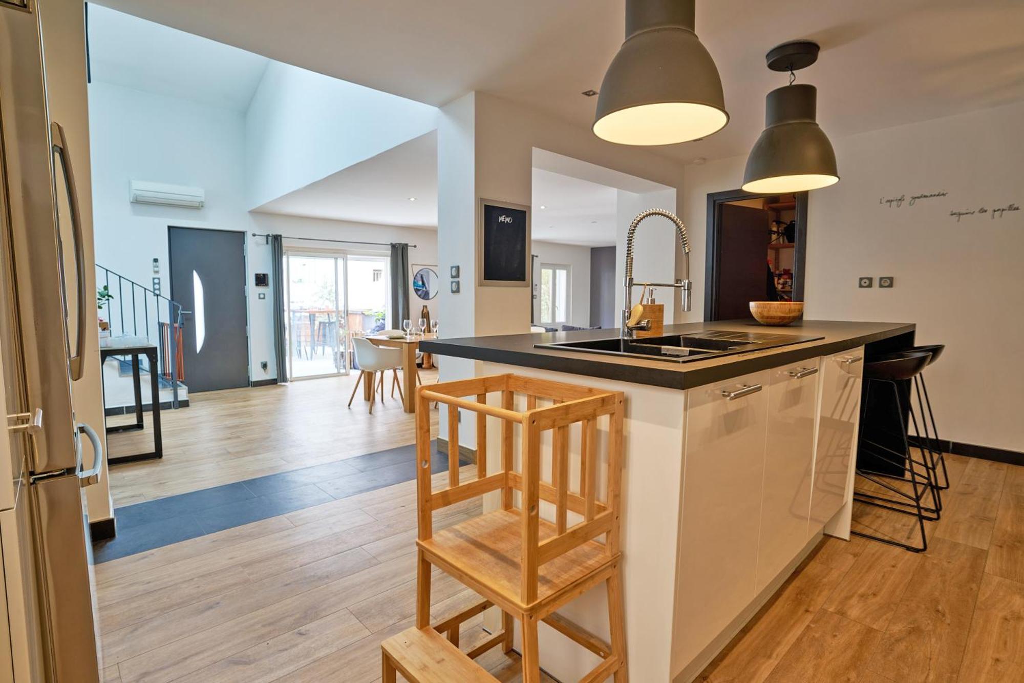 Maison De Ville Moderne Climatisee Avec Piscine Morieres-les-Avignon Ngoại thất bức ảnh