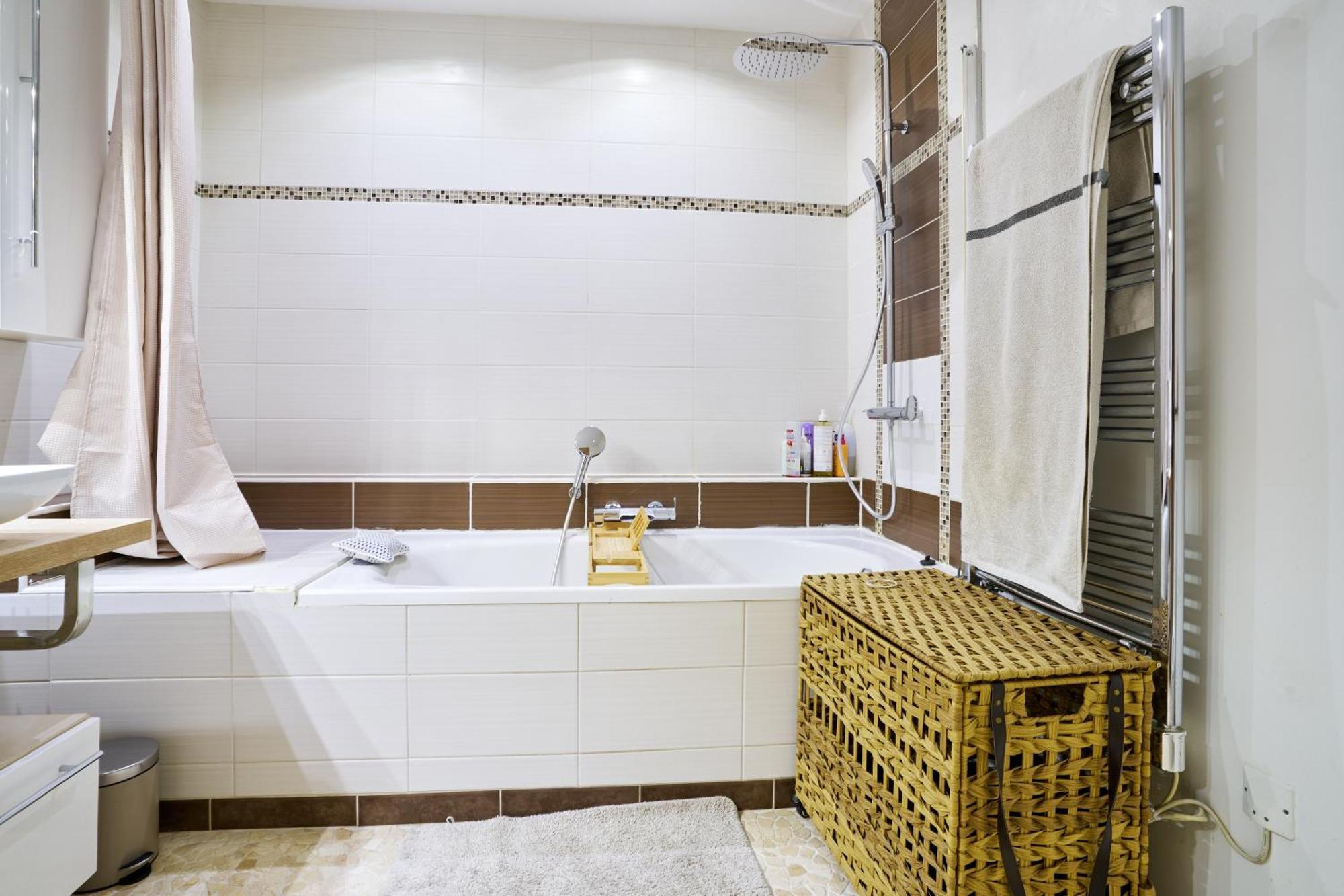 Maison De Ville Moderne Climatisee Avec Piscine Morieres-les-Avignon Ngoại thất bức ảnh